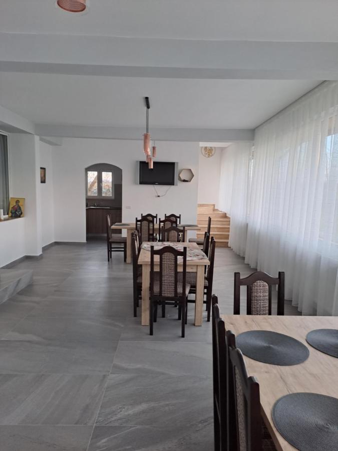 La Izvoare Pensiune-Pastravarie Sâmbăta de Sus Exterior photo
