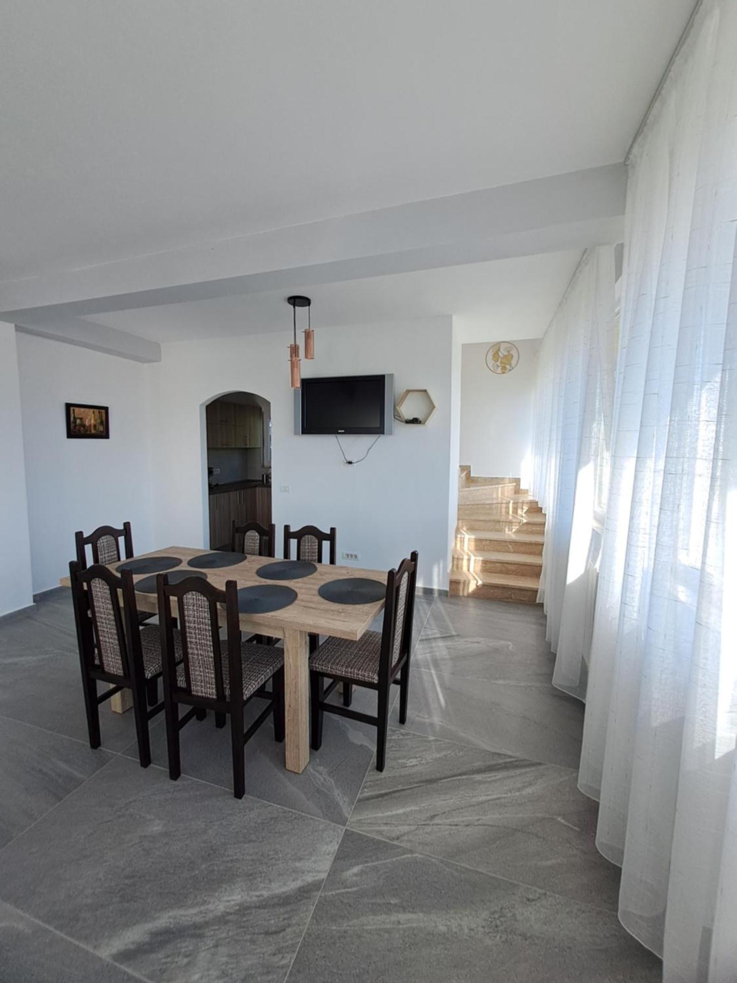 La Izvoare Pensiune-Pastravarie Sâmbăta de Sus Room photo